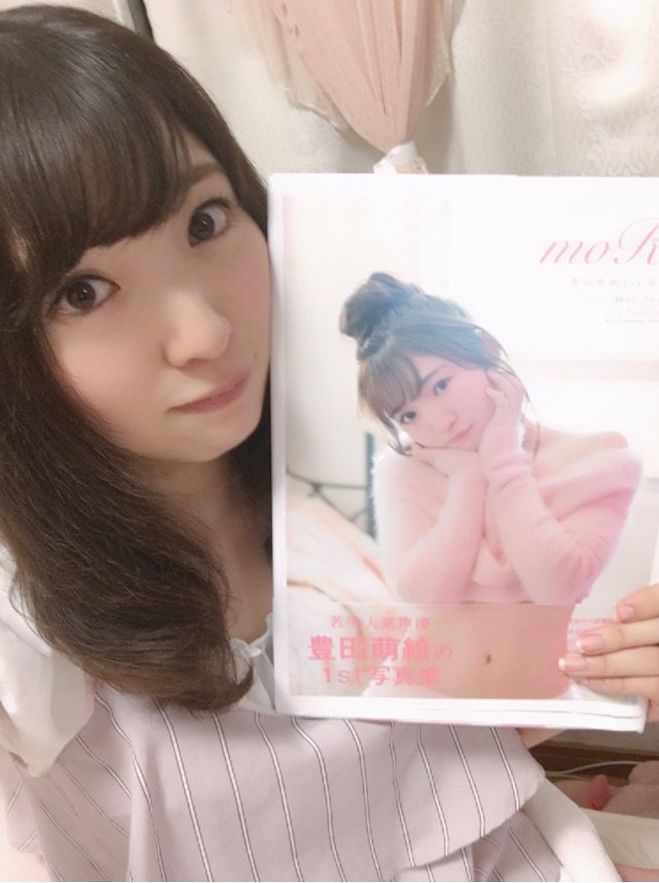 丰田萌绘初写真集『moRe』今日发售 大尺度引发粉丝热议