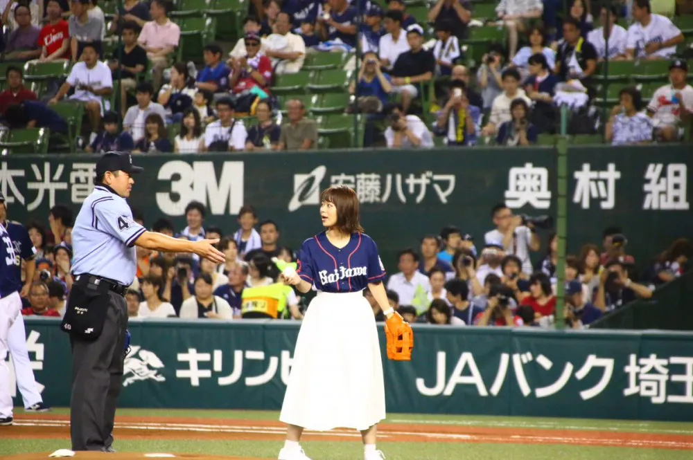 佳村遥 平野绫 井口裕香为职棒埼玉西武狮开球