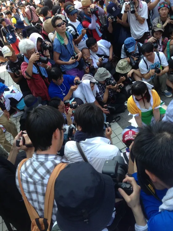 裙子下面有摄魔-C92五十万人次落下帷幕 裙子下面有摄魔-C92五十万人次落下帷幕