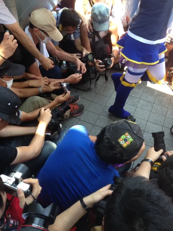 裙子下面有摄魔-C92五十万人次落下帷幕 裙子下面有摄魔-C92五十万人次落下帷幕