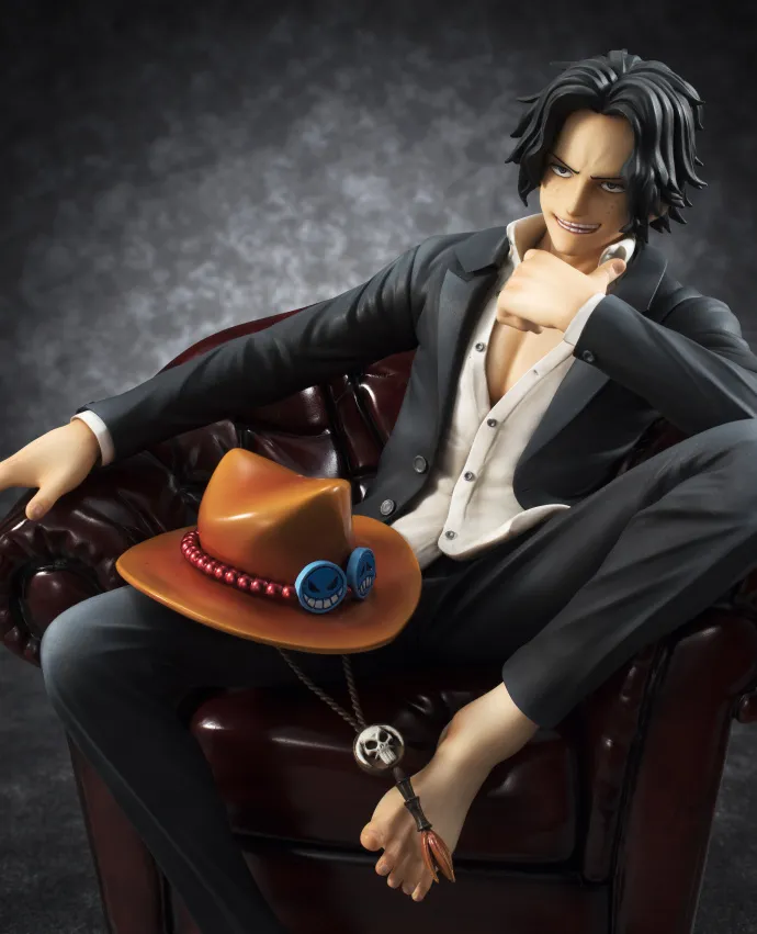 霸道总裁 西服艾斯-MEGAHOUSE【P.O.P S.O.C】新品『海贼王』艾斯