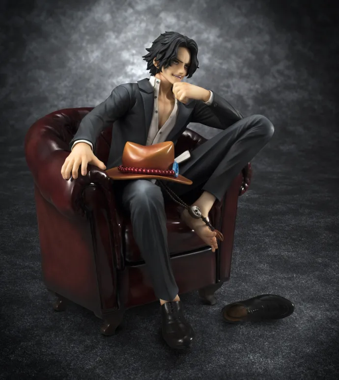霸道总裁 西服艾斯-MEGAHOUSE【P.O.P S.O.C】新品『海贼王』艾斯