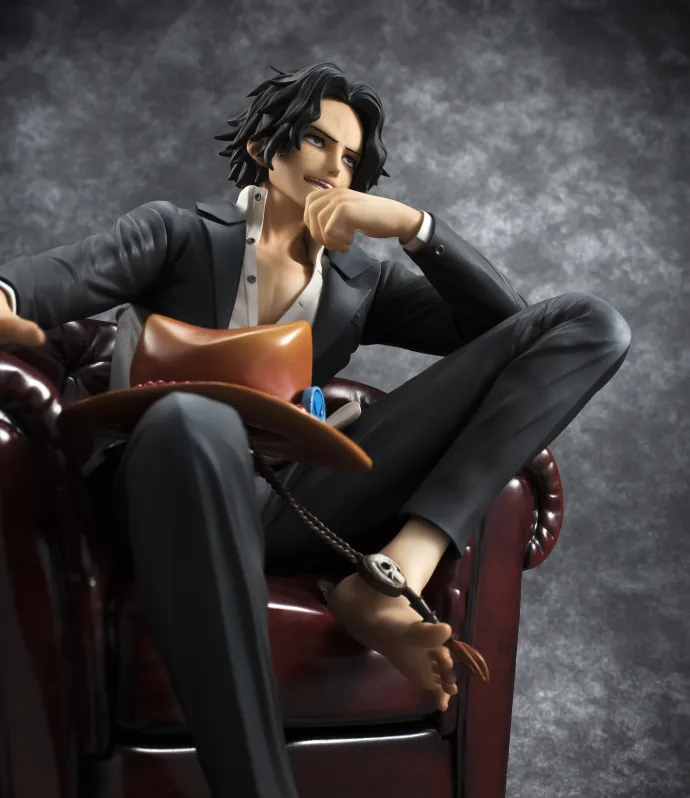 霸道总裁 西服艾斯-MEGAHOUSE【P.O.P S.O.C】新品『海贼王』艾斯