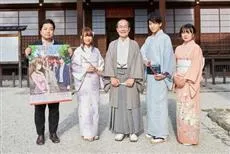 为了追求最好的呈现而亲临京都，《京都寺町三条商店街的福尔摩斯》声优石川界人与富田美忧造访下鸭神社！-绝对领域