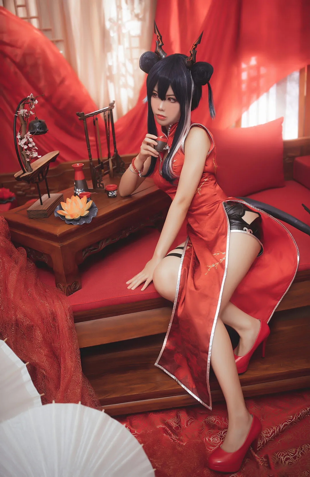 《明日方舟》岁红霞–陈cosplay-绝对领域