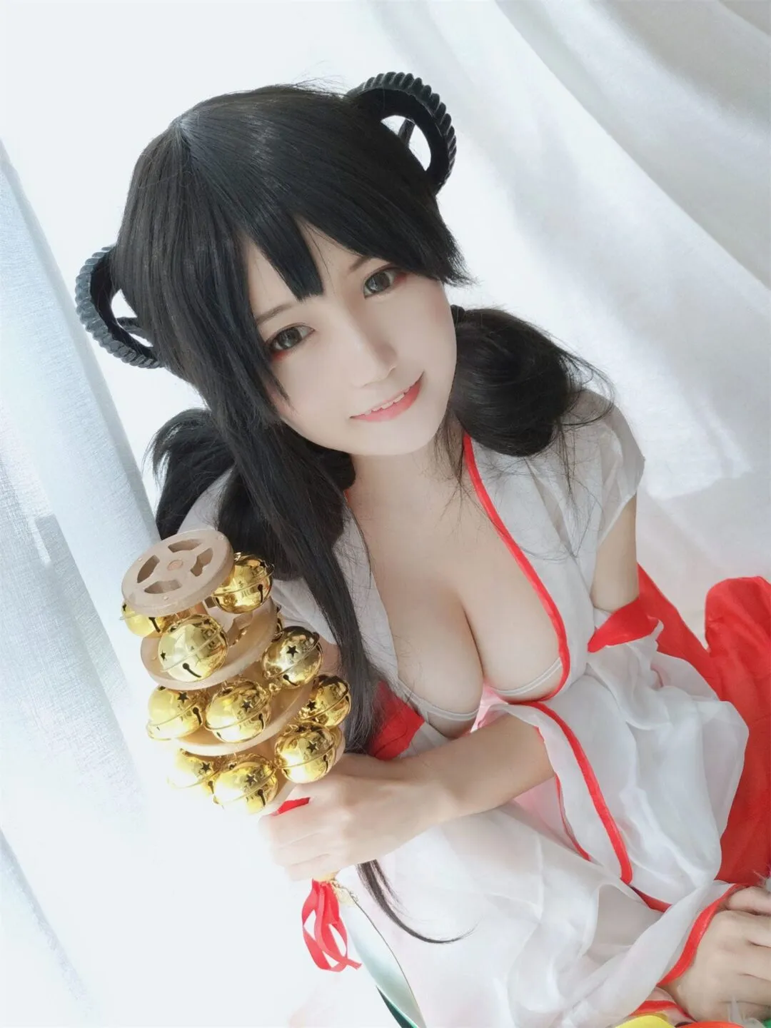 巨乳巫女美少女性感私房写真-2