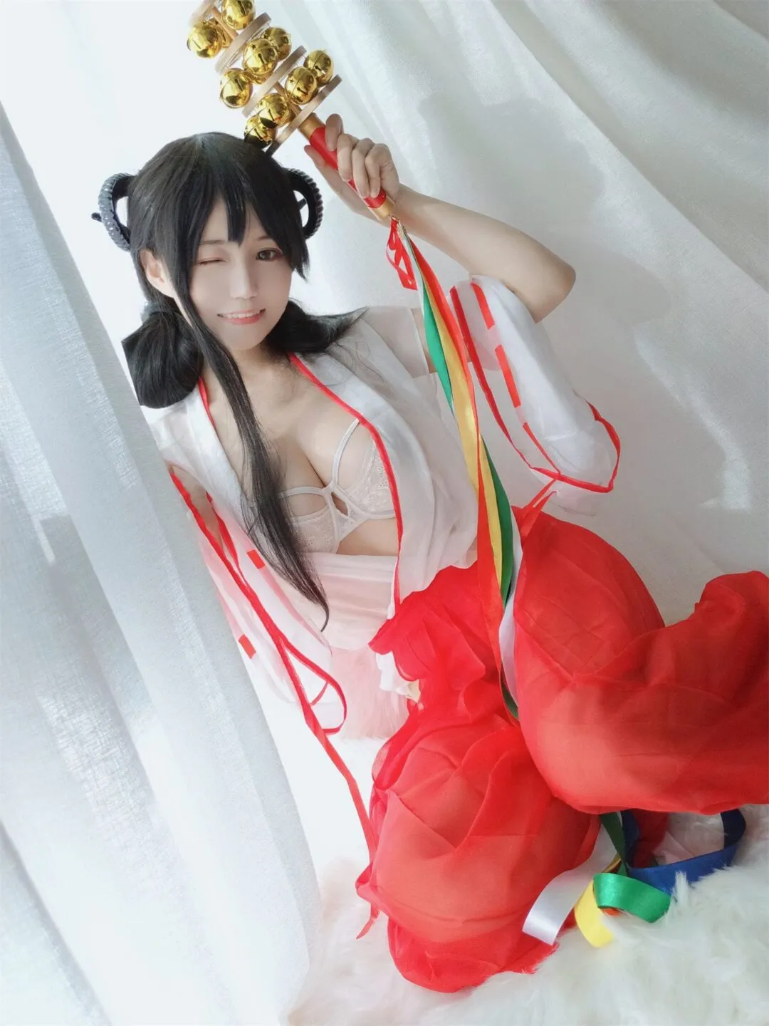 巨乳巫女美少女性感私房写真-11