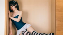 少女私影，泳装写真-绝对领域