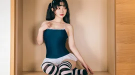 少女私影，泳装写真-绝对领域