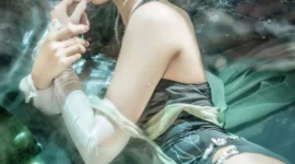 《明日方舟》夜半 夏卉cosplay-绝对领域