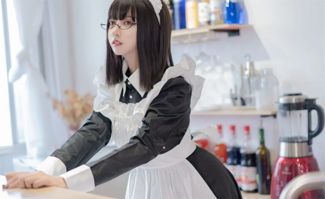 白丝女仆大胆性感写真诱惑十足-15