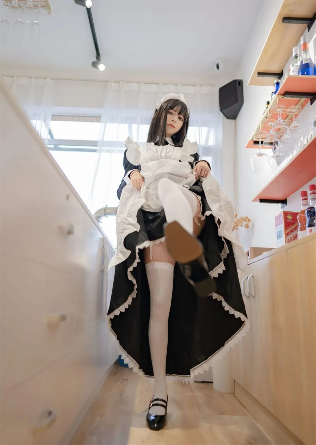 白丝女仆大胆性感写真诱惑十足-17