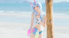 《蔚蓝档案》和乐千世cosplay-绝对领域