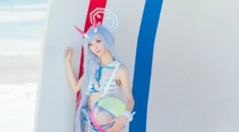 《蔚蓝档案》和乐千世cosplay-绝对领域