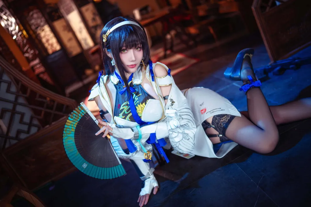 《少女前线2：追放》异乡乐徽cosplay-绝对领域