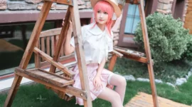 可爱乖乖女黑丝性感写真-绝对领域