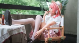 可爱乖乖女黑丝性感写真-绝对领域