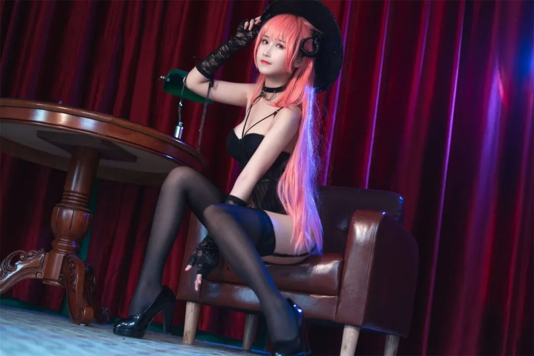 可爱乖乖女黑丝性感写真-12
