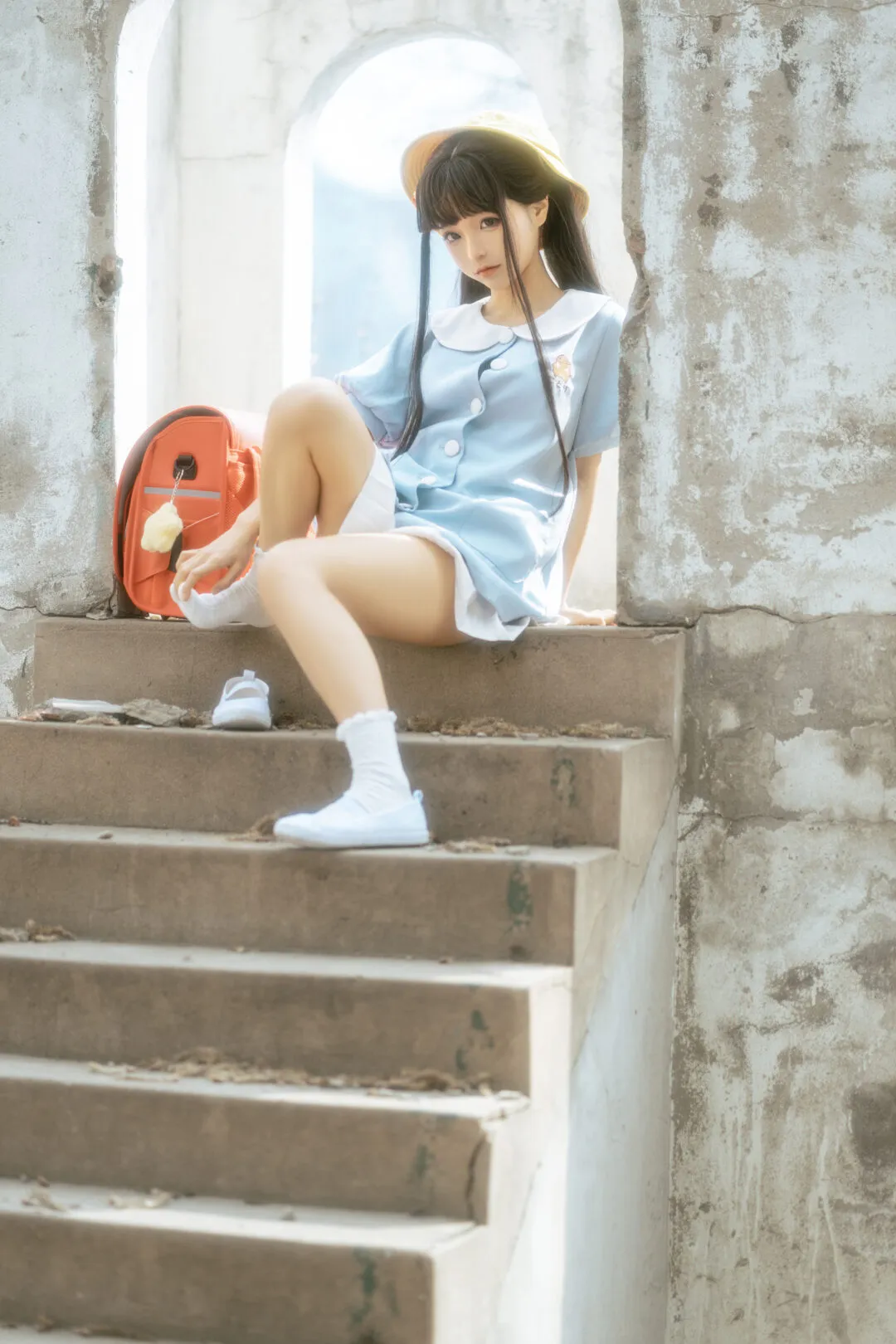 少女写真，可爱小黄帽-1