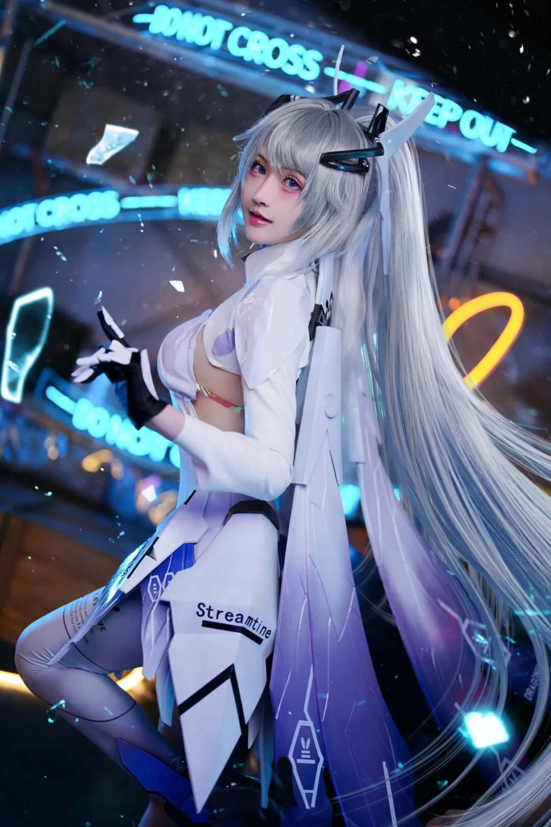 《幻塔》艾莉丝cosplay-绝对领域