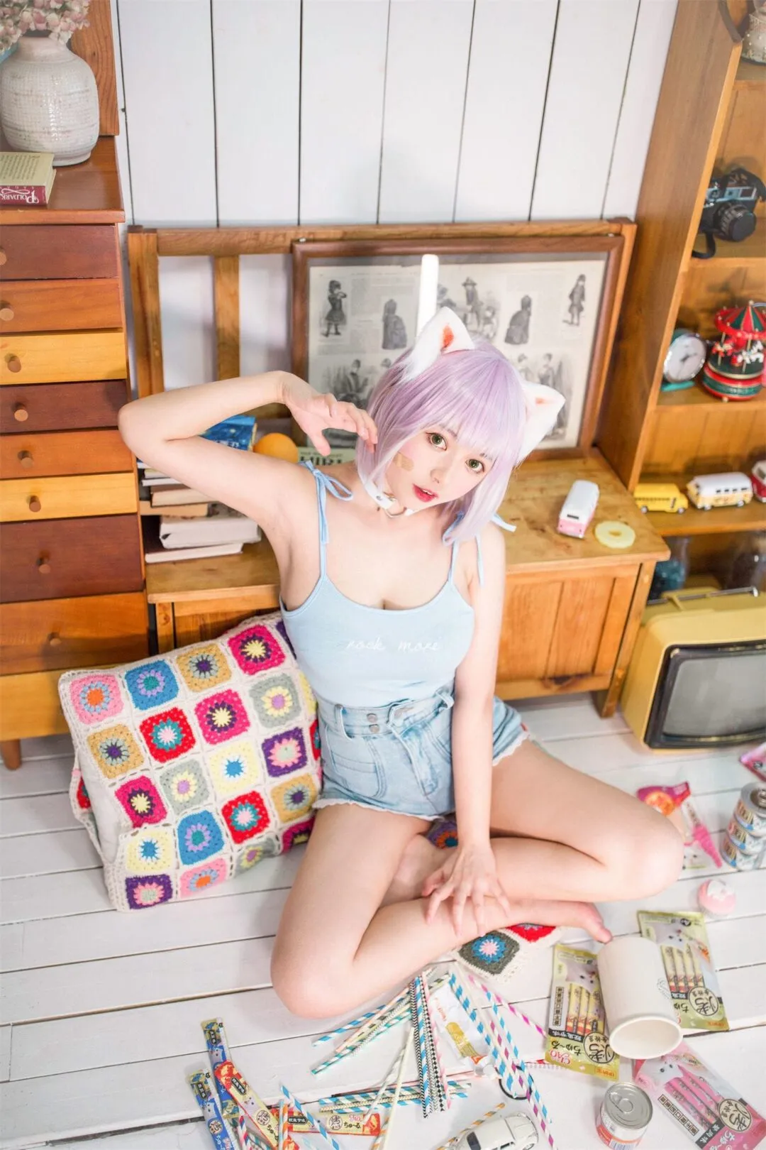 猫娘室内居家性感巨乳写真-17