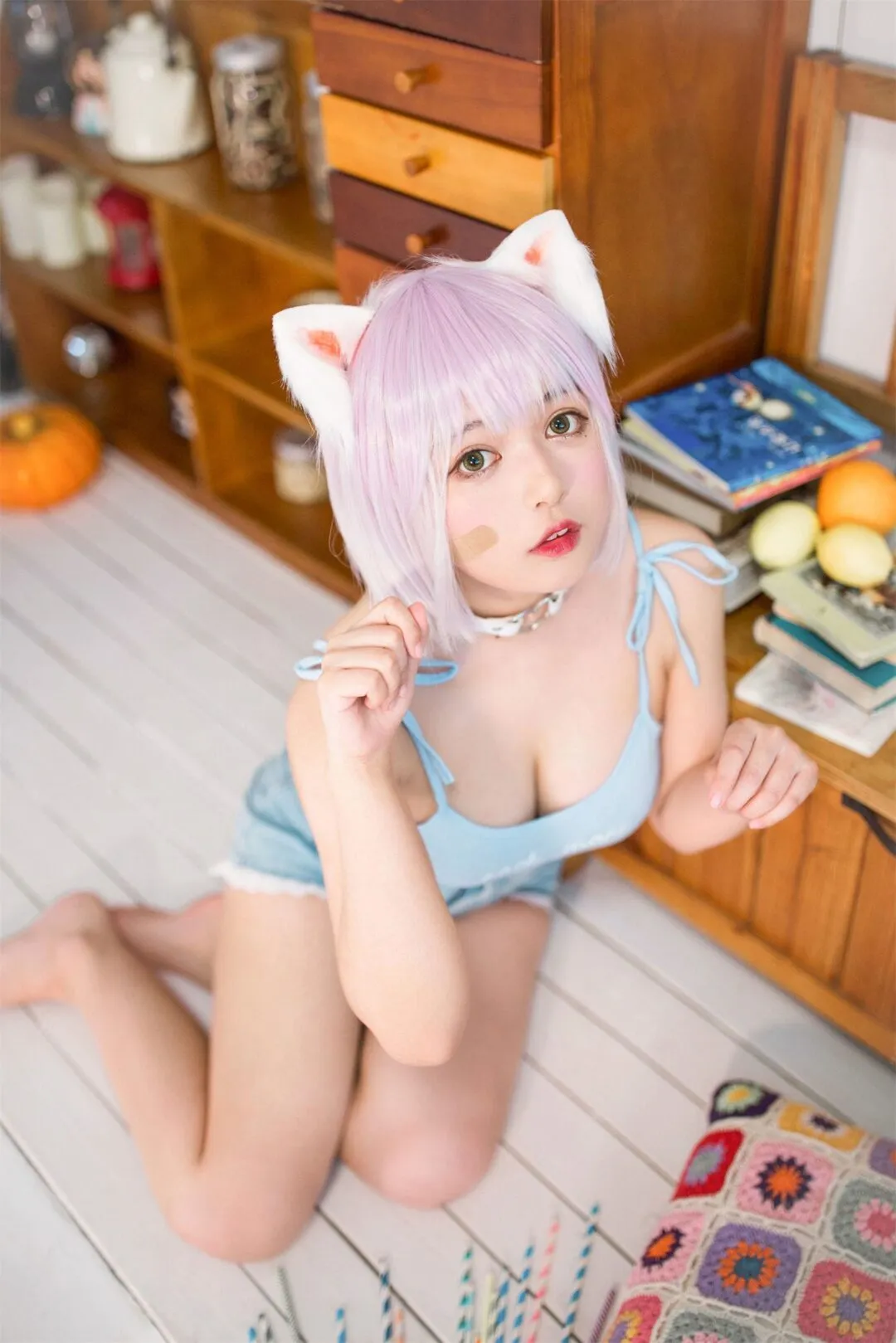 猫娘室内居家性感巨乳写真-32
