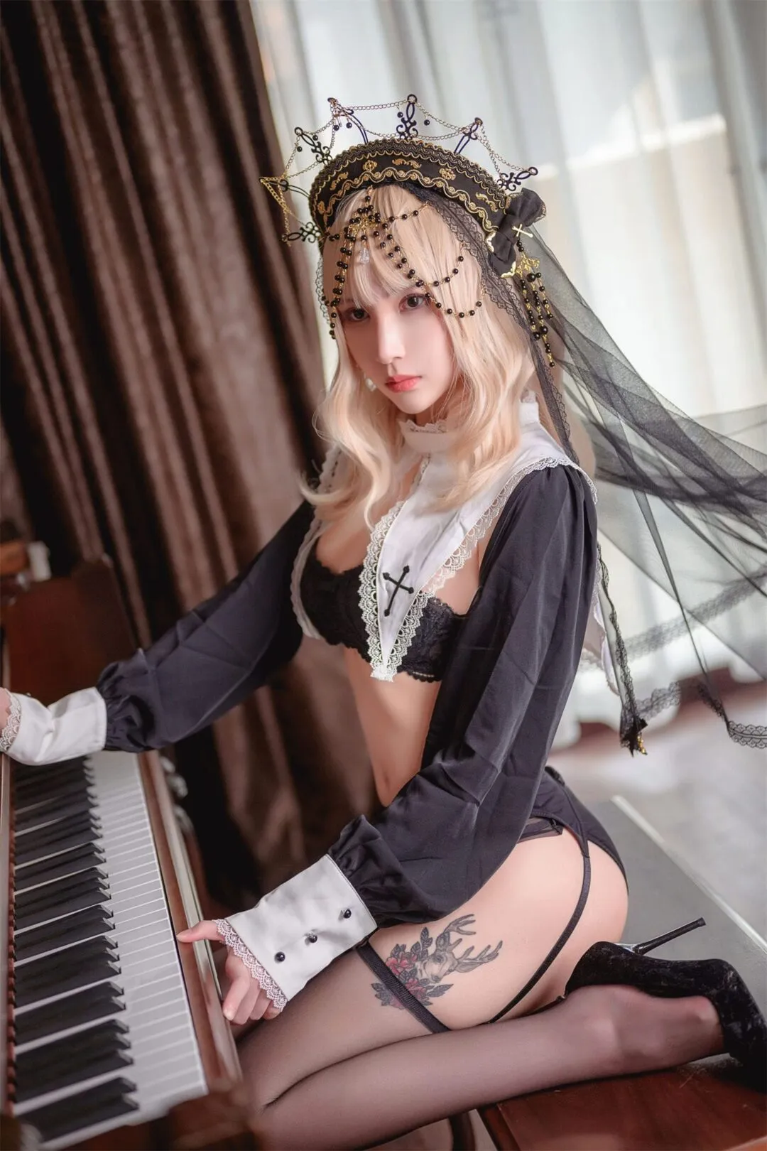 黑丝蕾丝内衣修女性感写真-绝对领域