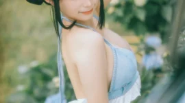 《大巴车》少女写真-绝对领域
