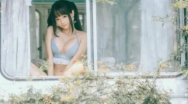 《大巴车》少女写真-绝对领域