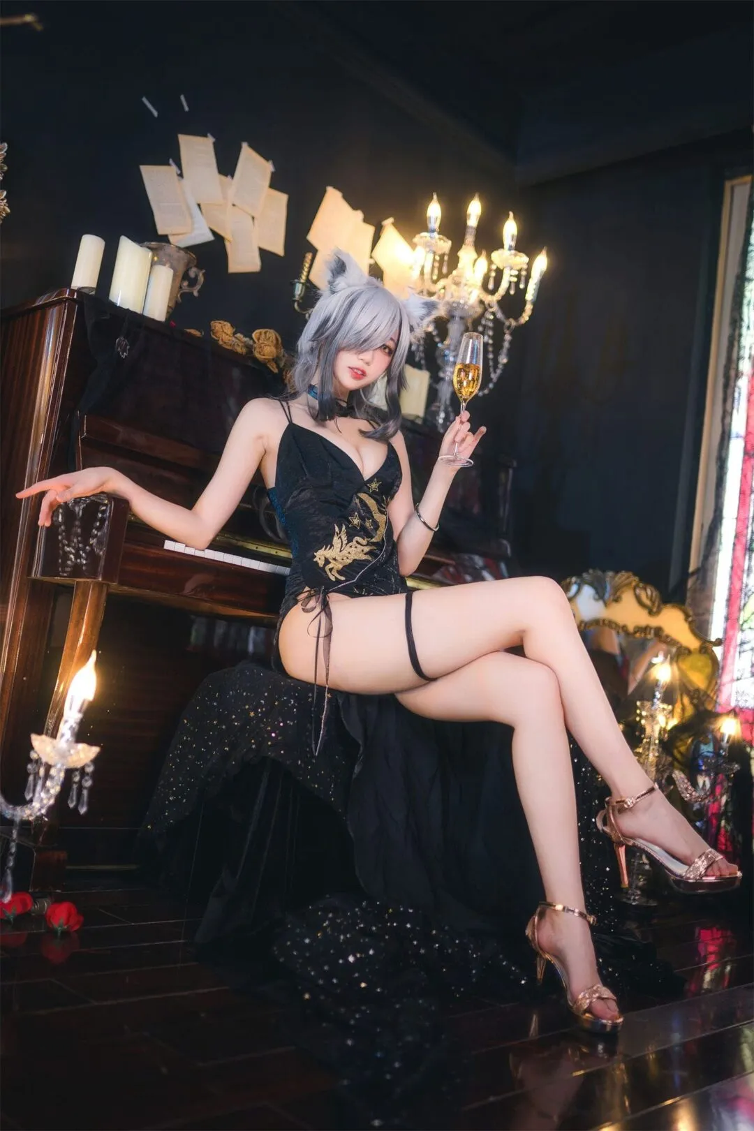 巨乳美少女性感礼服私房写真-绝对领域