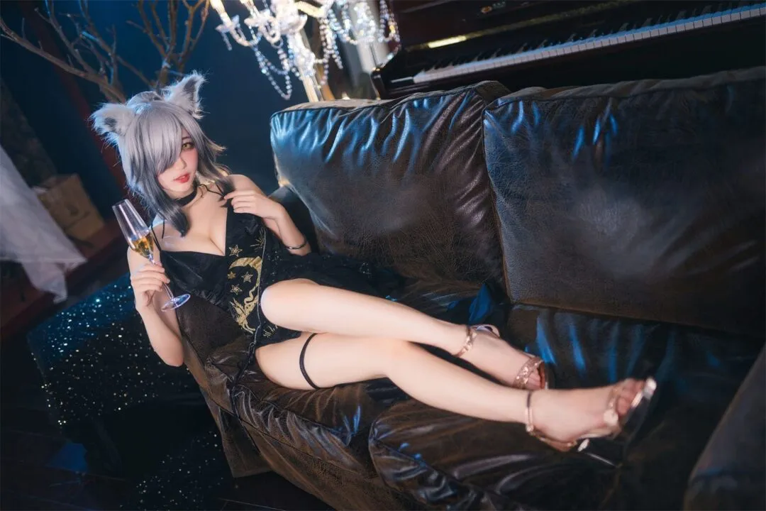 巨乳美少女性感礼服私房写真-13