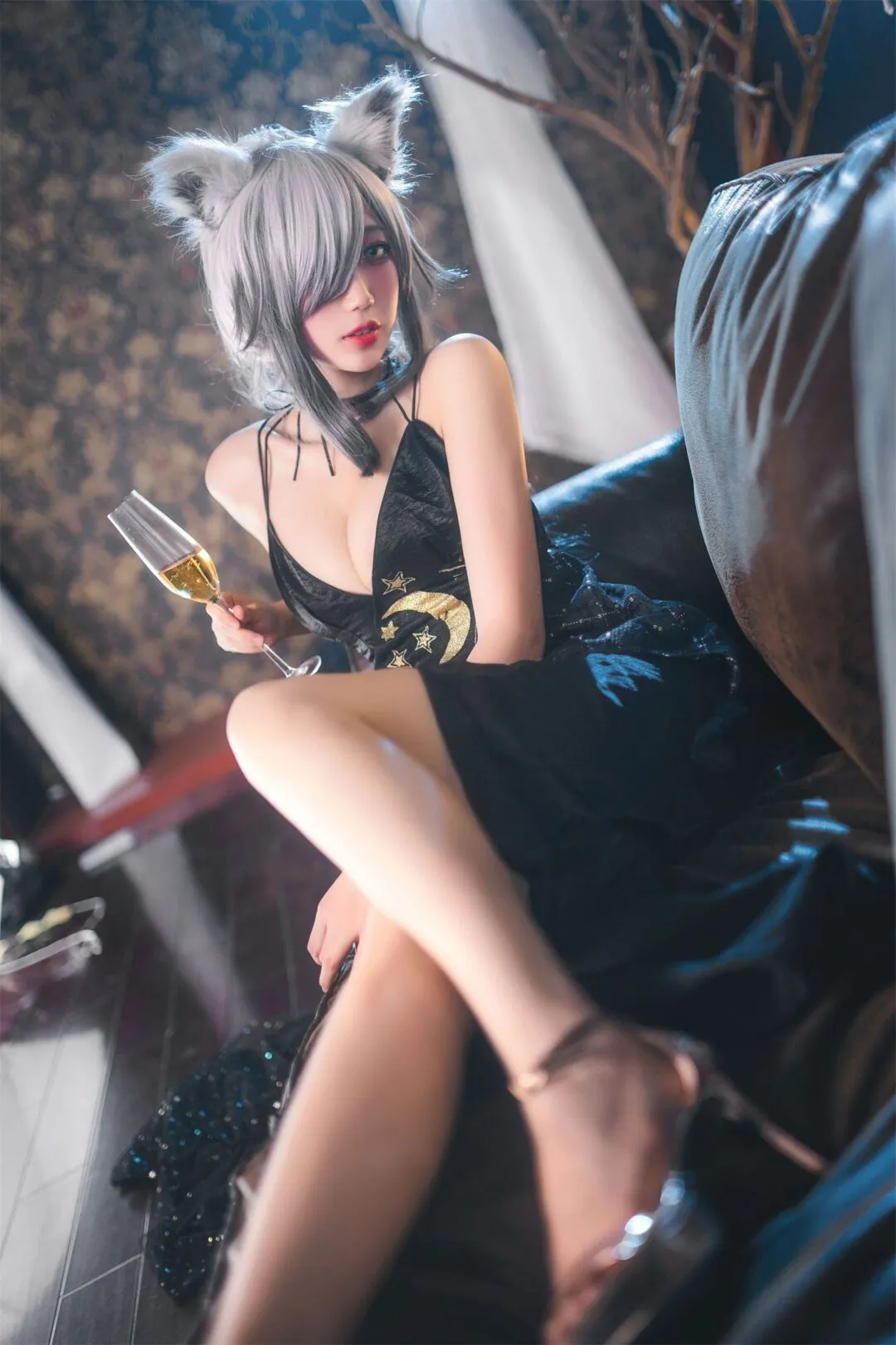 巨乳美少女性感礼服私房写真-14