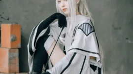 《明日方舟》白金cosplay-绝对领域