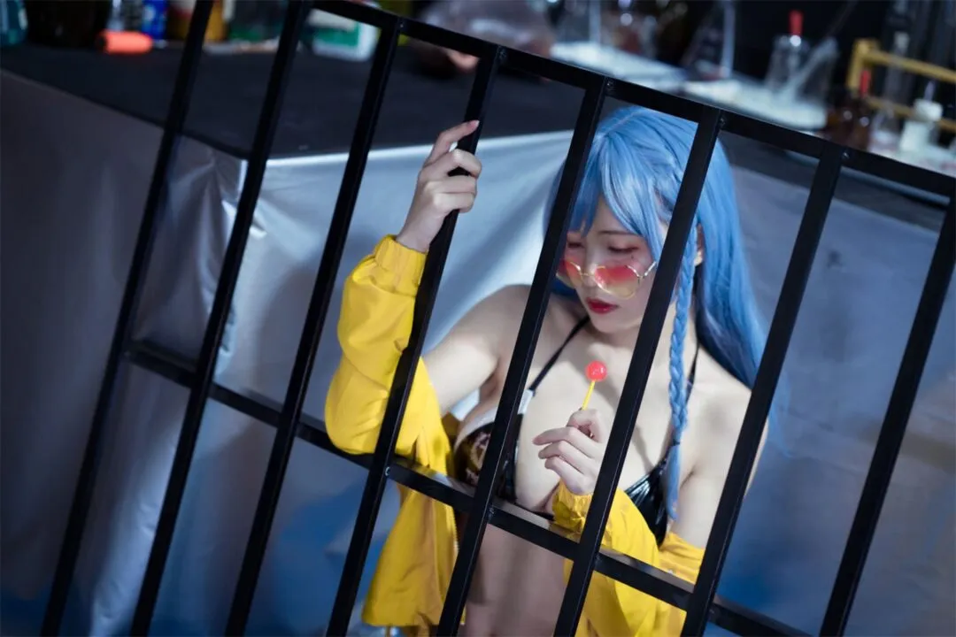 巨乳美少女宅女性感泳衣写真-12