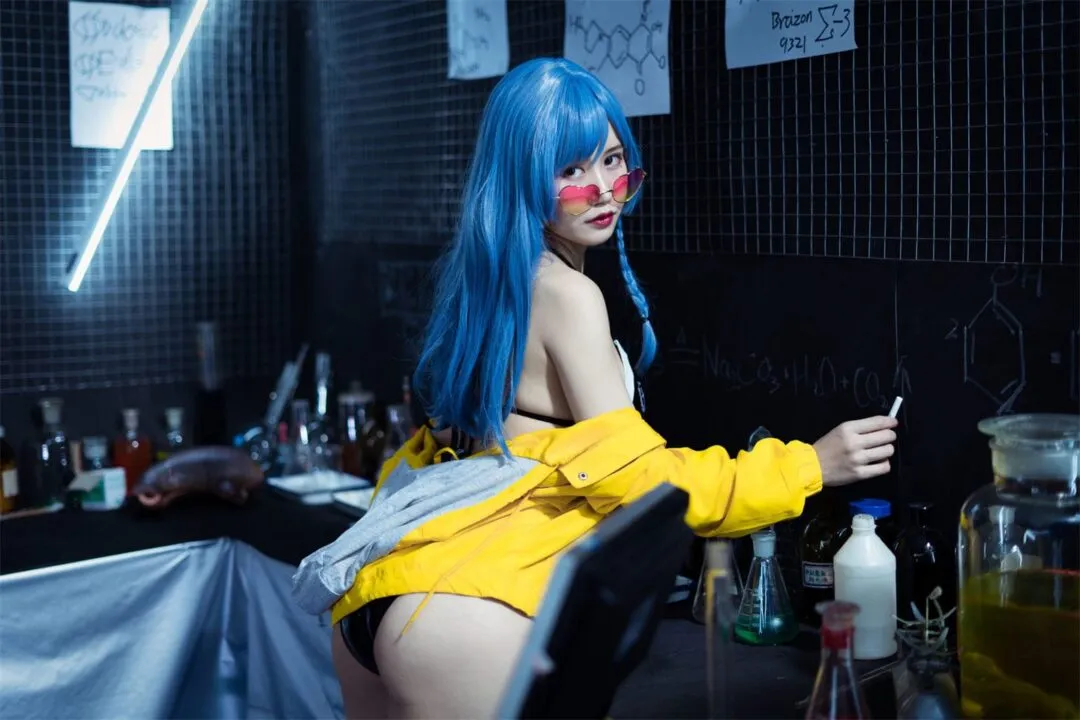 巨乳美少女宅女性感泳衣写真-11