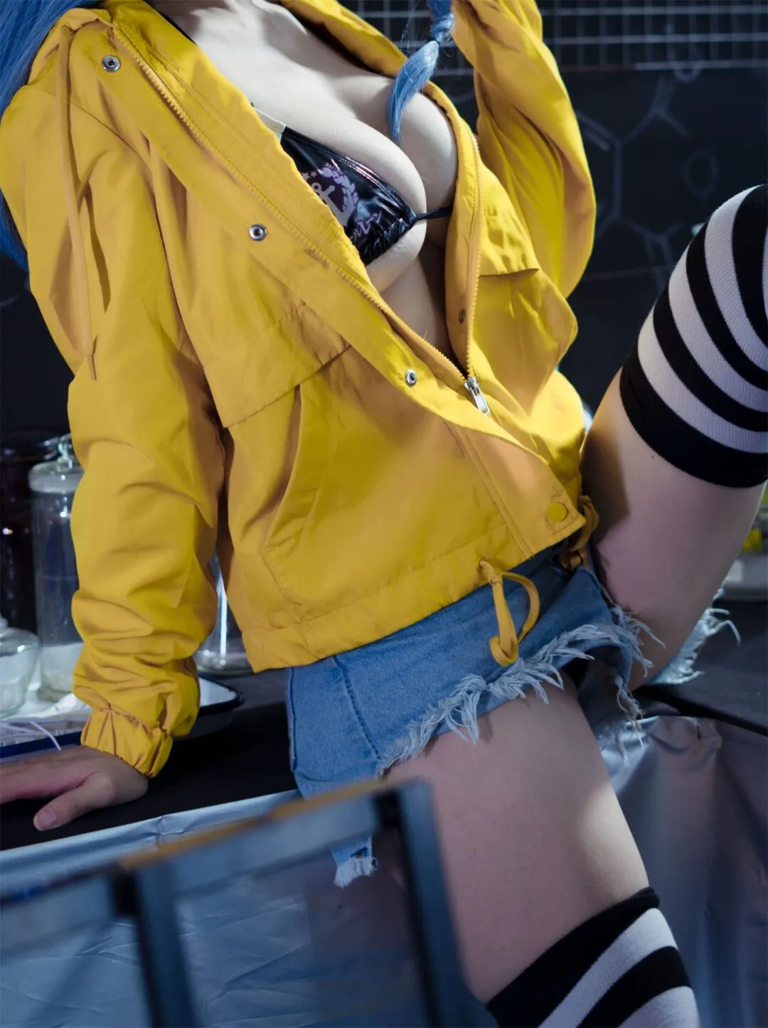 巨乳美少女宅女性感泳衣写真-18