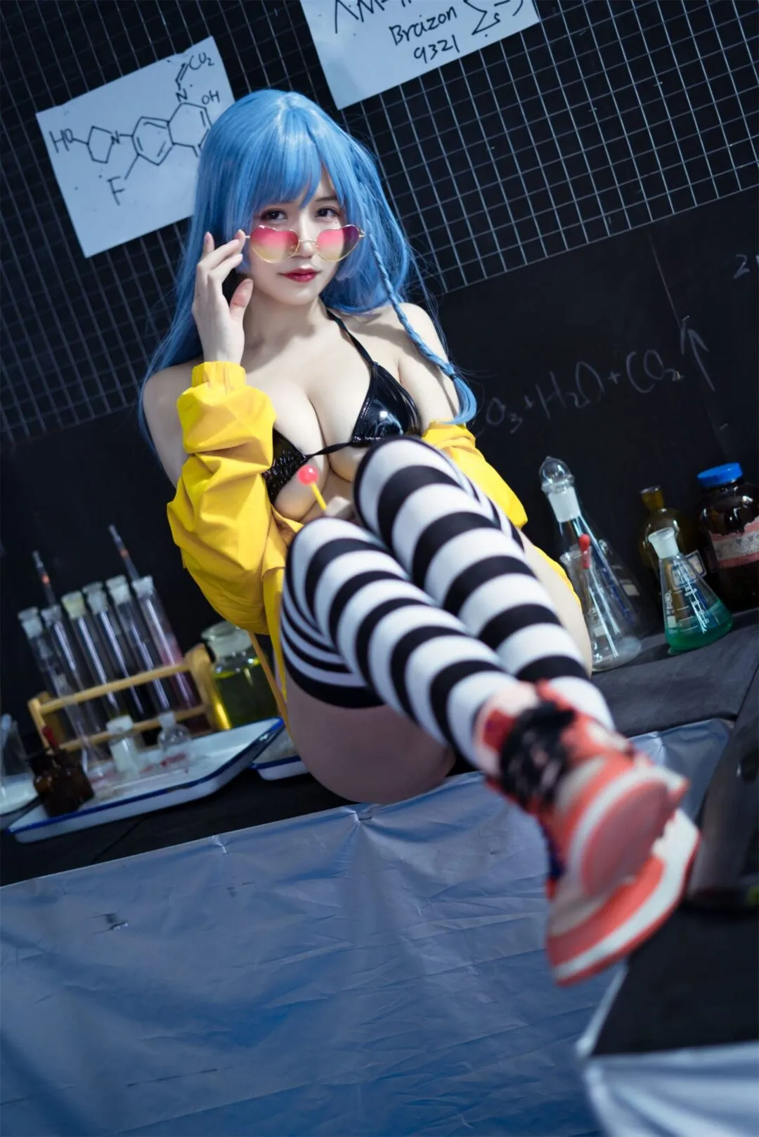 巨乳美少女宅女性感泳衣写真-33