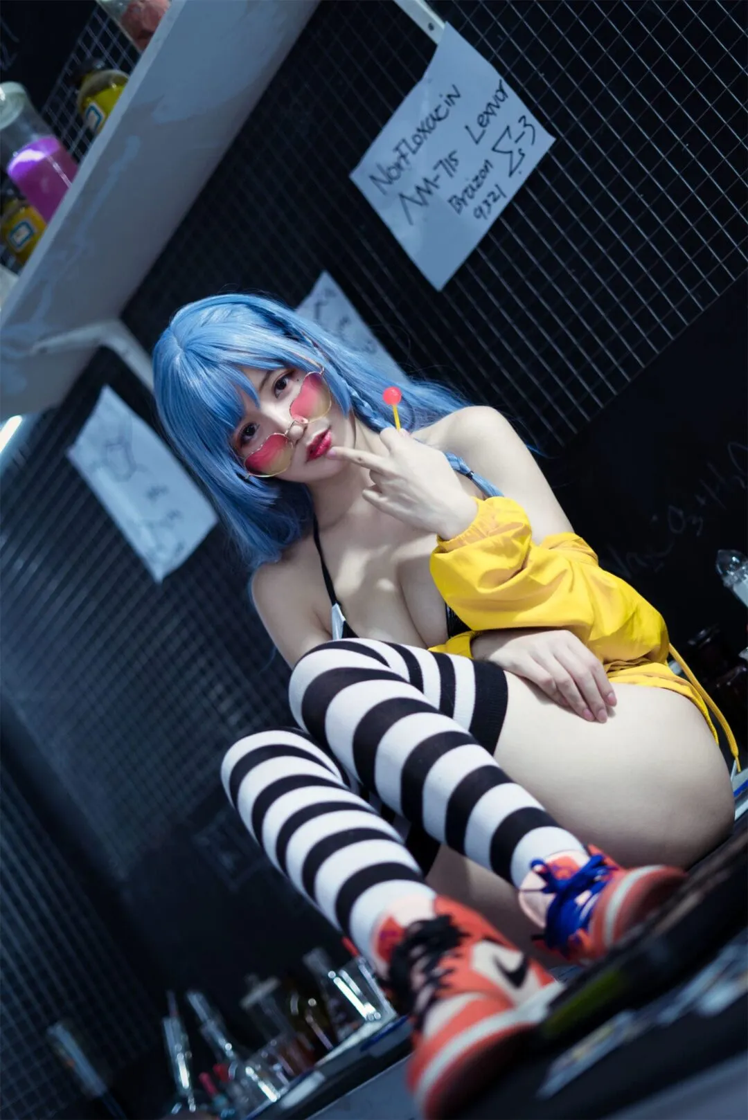 巨乳美少女宅女性感泳衣写真-35
