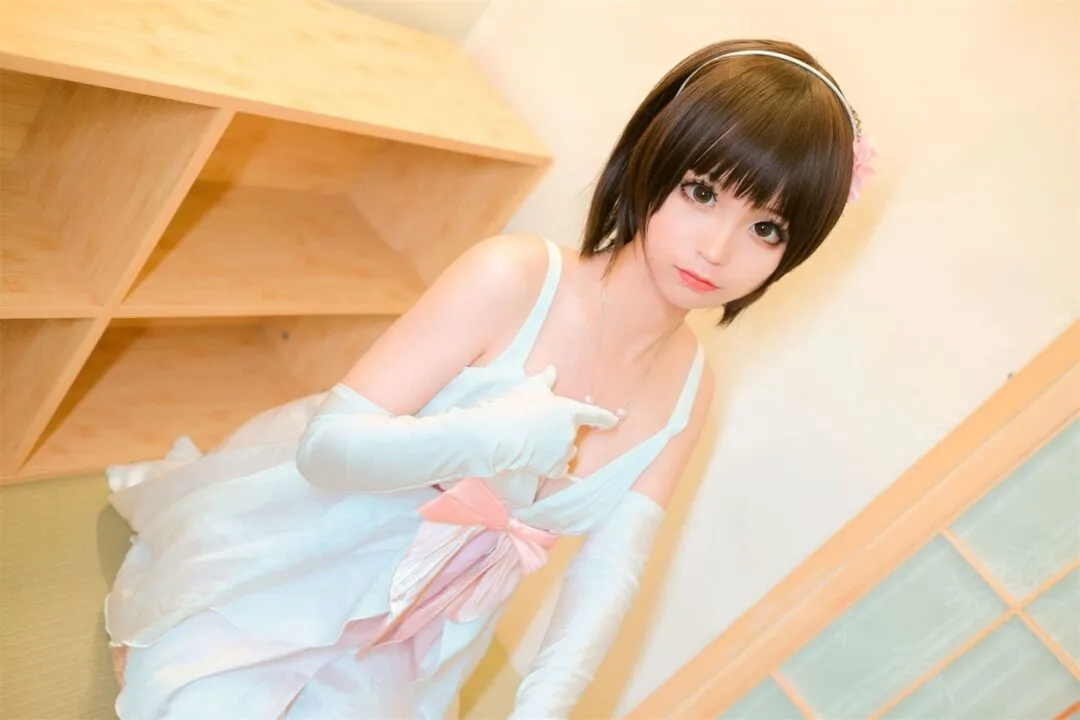 加藤惠礼服cosplay-绝对领域