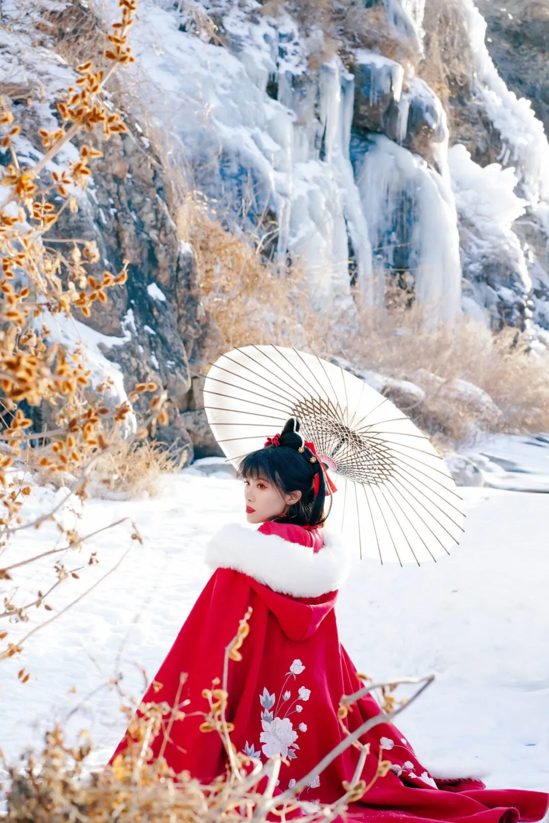【汉服私影】 「万籁落飞雪 梅绽露娇颜」-17