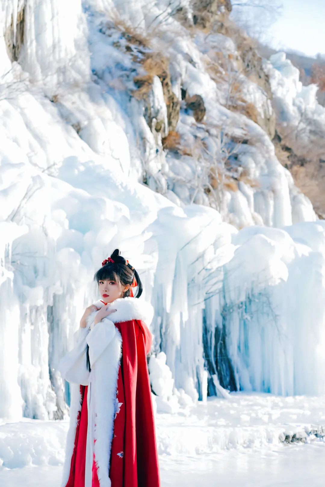 【汉服私影】 「万籁落飞雪 梅绽露娇颜」-7