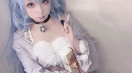 《少前云图计划》芙洛伦药心巧克力cosplay-绝对领域