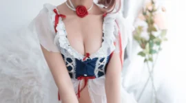 白雪姬性感白丝私房写真-绝对领域