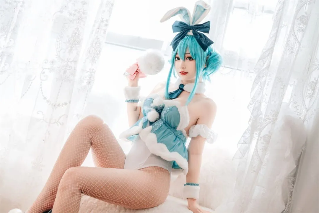 《初音未来》兔女郎cosplay-绝对领域
