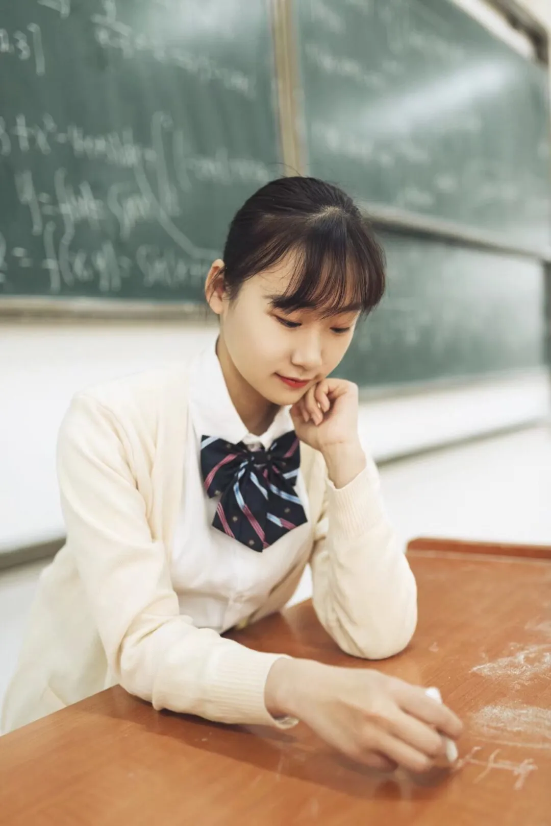 jk日常  教室里的小可爱-绝对领域