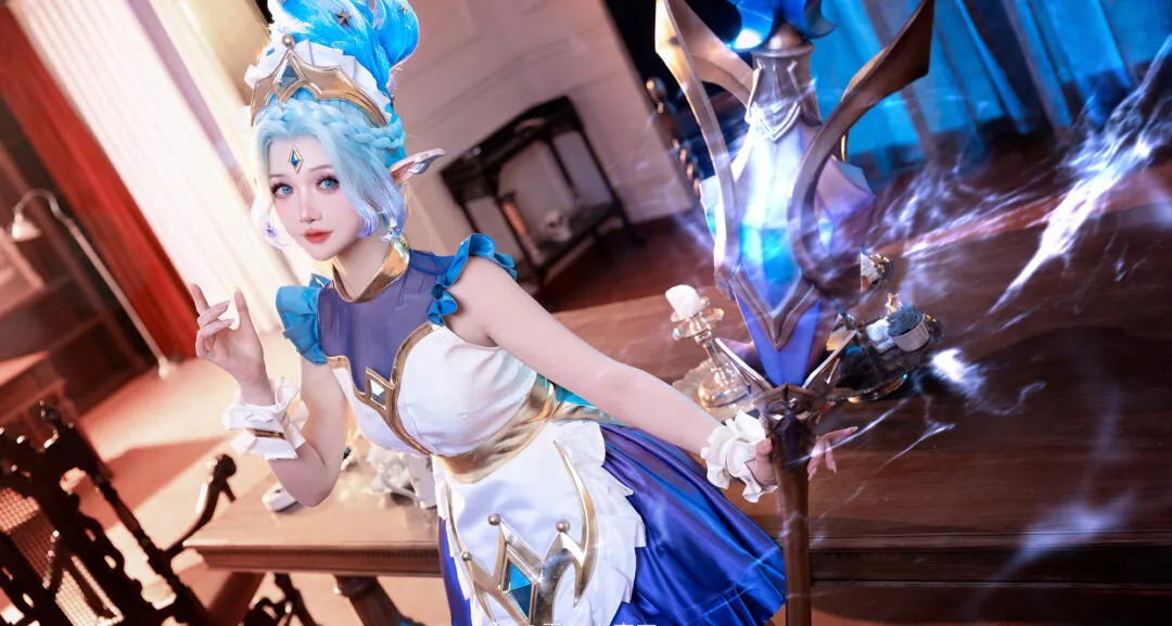 《金铲铲之战》迦娜cosplay-绝对领域