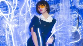 jk私影，制服乖乖女-绝对领域