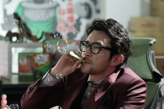 津田健二郎在真人电影《我家英雄》中饰演酷炫又古怪的最终boss！带有夏娃主题曲的书预告片也发布-绝对领域