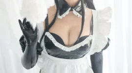 傲娇黑胶女仆-绝对领域
