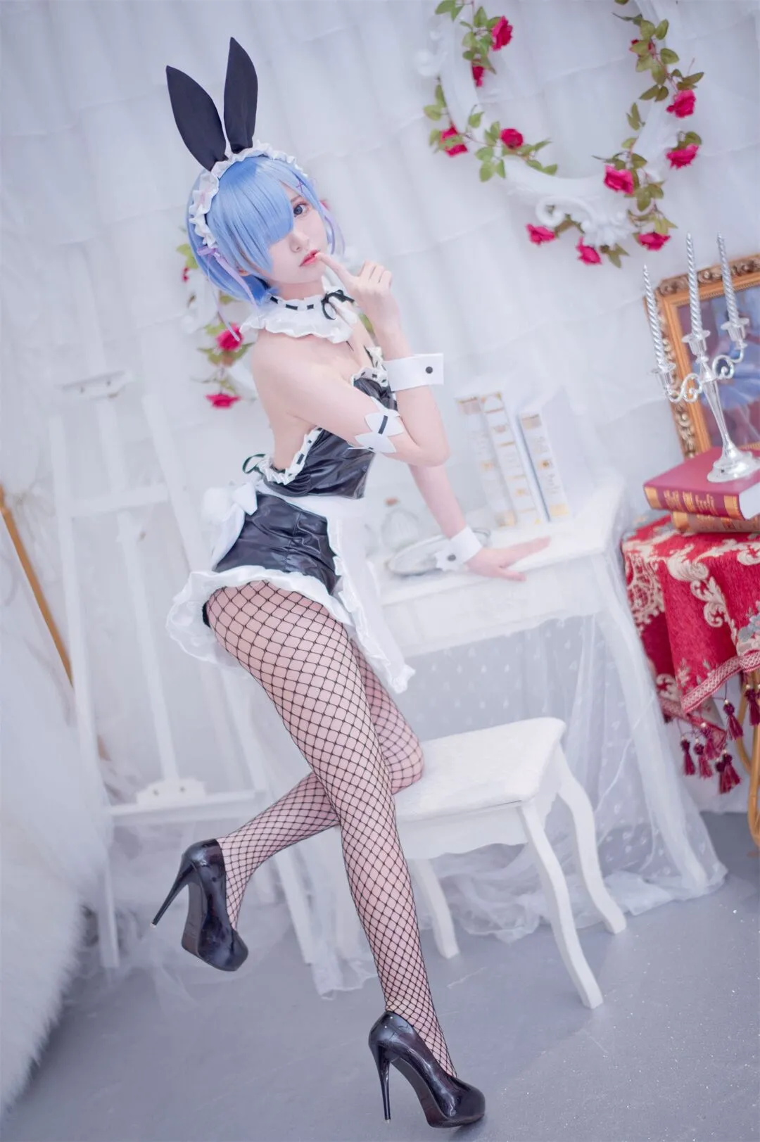 蕾姆cosplay-绝对领域